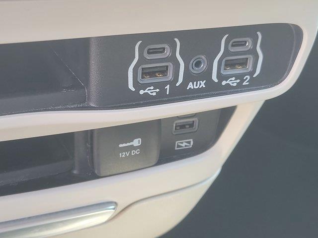 2022 Chrysler Pacifica - $19,234