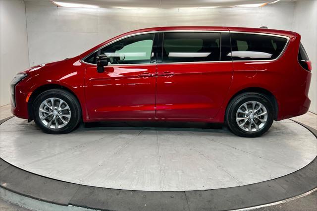 2027 Chrysler Pacifica - $43,499