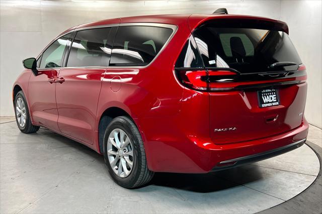 2027 Chrysler Pacifica - $43,499
