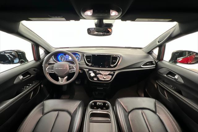 2027 Chrysler Pacifica - $43,499