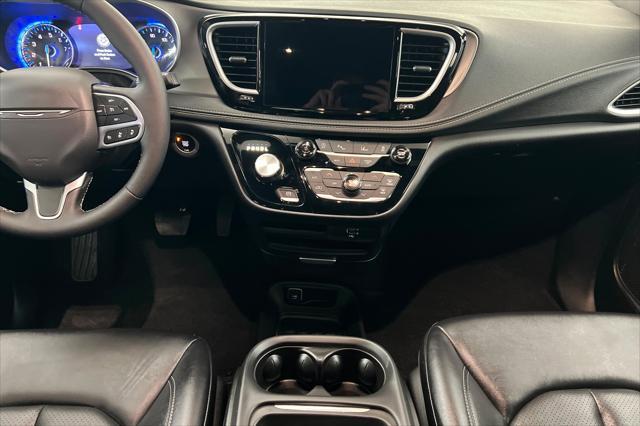 2027 Chrysler Pacifica - $43,499