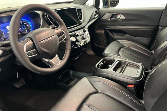 2027 Chrysler Pacifica - $43,499