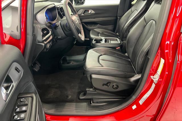 2027 Chrysler Pacifica - $43,499