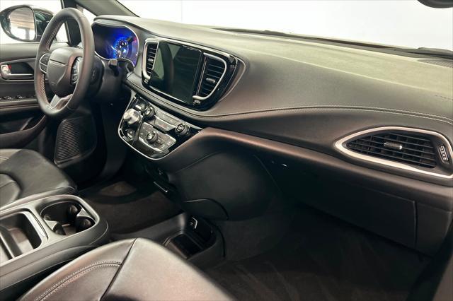 2027 Chrysler Pacifica - $43,499