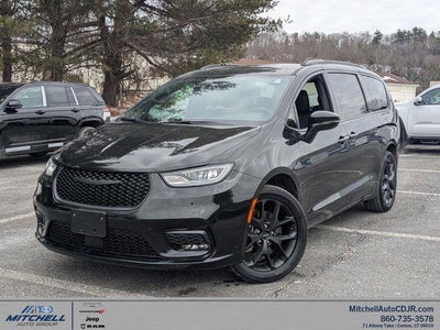 Photo of a 2022 Chrysler Pacifica AWD Touring L 4DR Mini-Van for sale