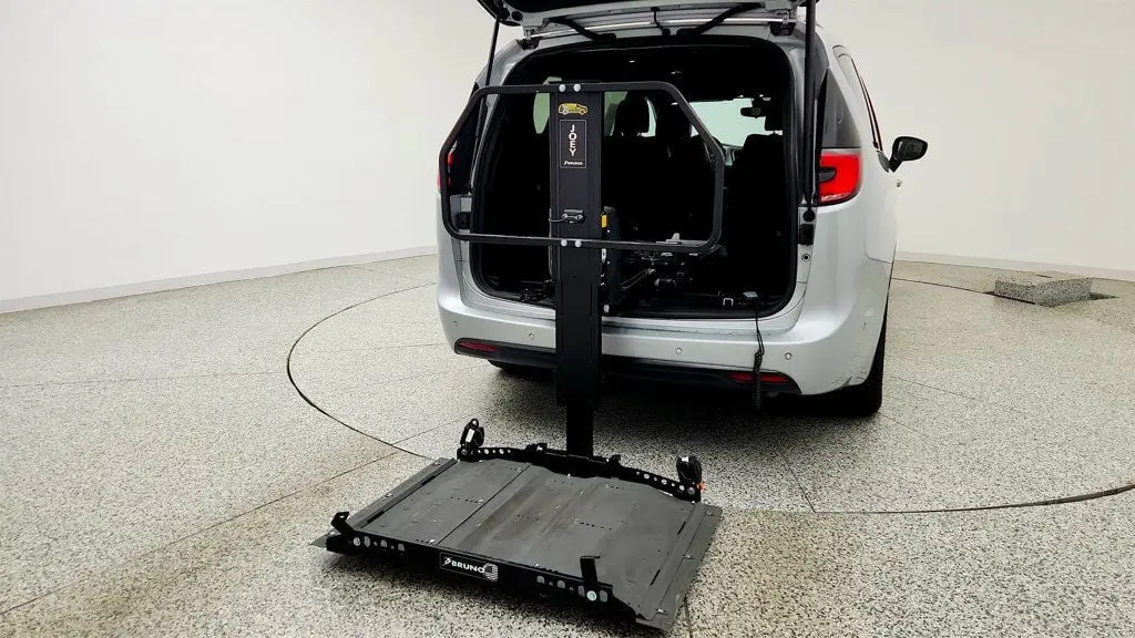 2024 Chrysler Pacifica Touring L