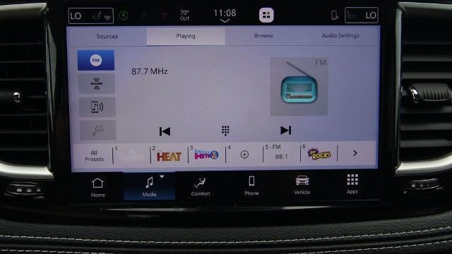 2026 Chrysler Pacifica Select