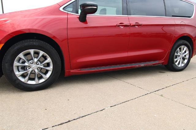 2026 Chrysler Pacifica - $39,885