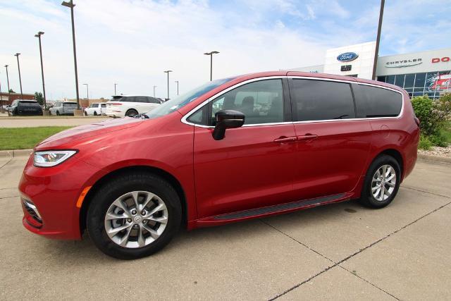 2026 Chrysler Pacifica - $39,885