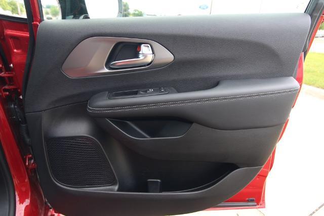 2026 Chrysler Pacifica - $39,885