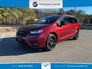 2023 Chrysler Pacifica with Velvet Red Pearlcoat Exterior