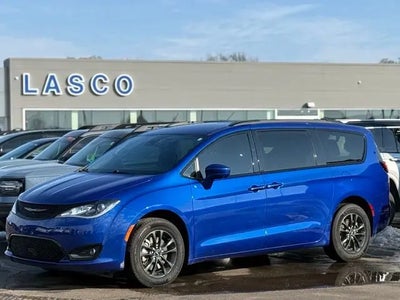 Photo of a 2020 Chrysler Pacifica AWD Launch Edition 4DR Mini-Van for sale