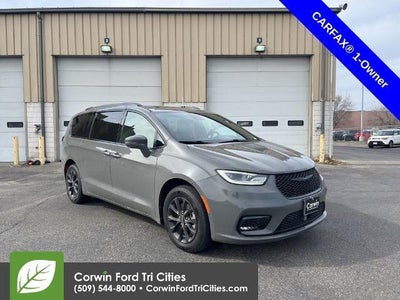 Photo of a 2021 Chrysler Pacifica AWD Touring L 4DR Mini-Van for sale
