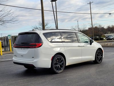 Photo of a 2023 Chrysler Pacifica AWD Touring L 4DR Mini-Van for sale