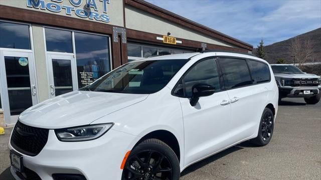 Preowned 2026 Chrysler Pacifica Select for Sale