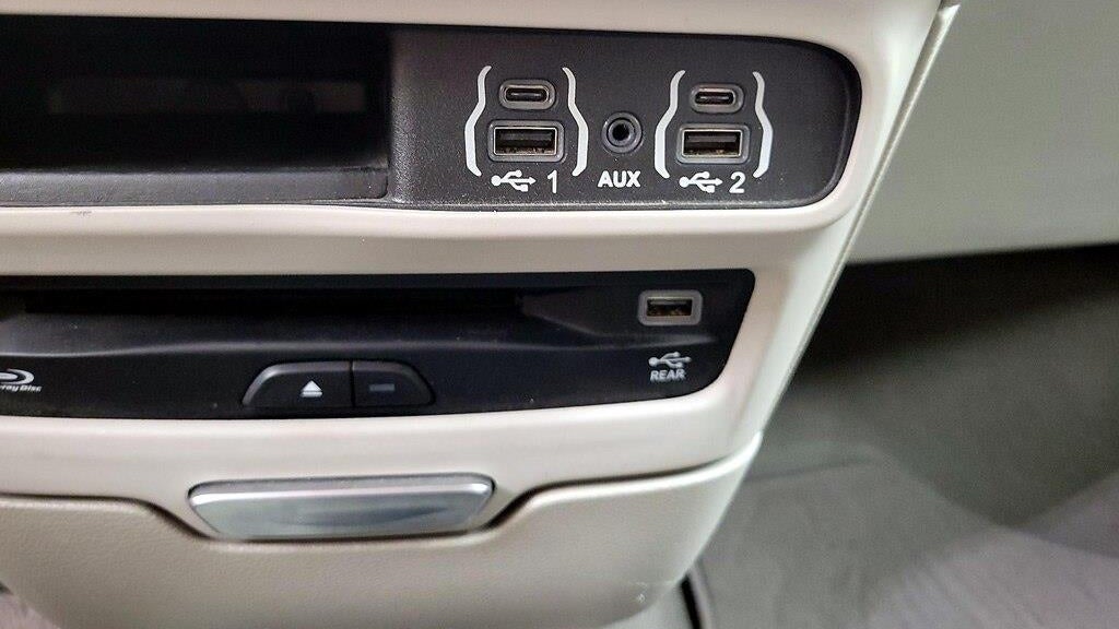 2021 Chrysler Pacifica Touring