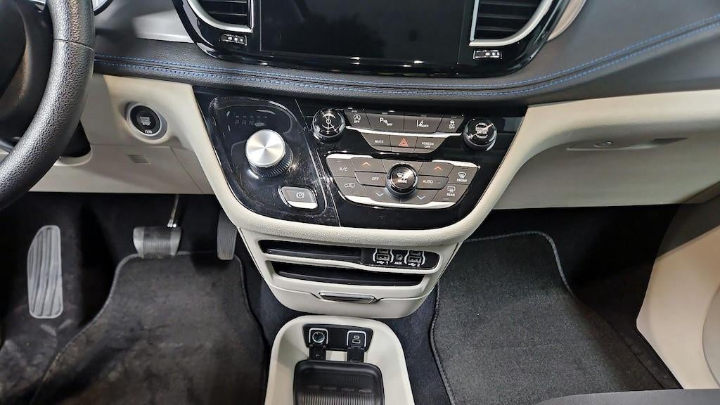 2021 Chrysler Pacifica Touring