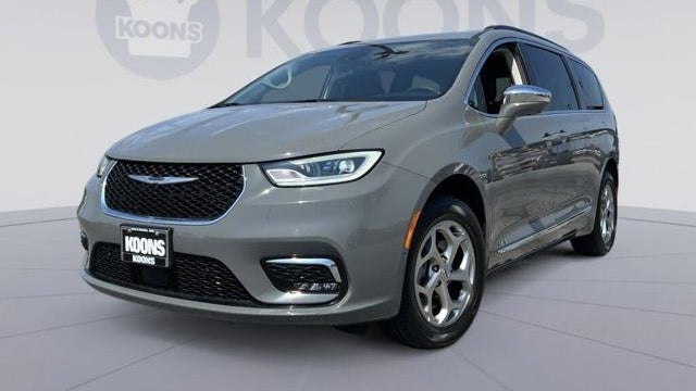 Preowned 2022 Chrysler Pacifica Limited for Sale