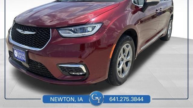 Preowned 2023 Chrysler Pacifica Limited for Sale