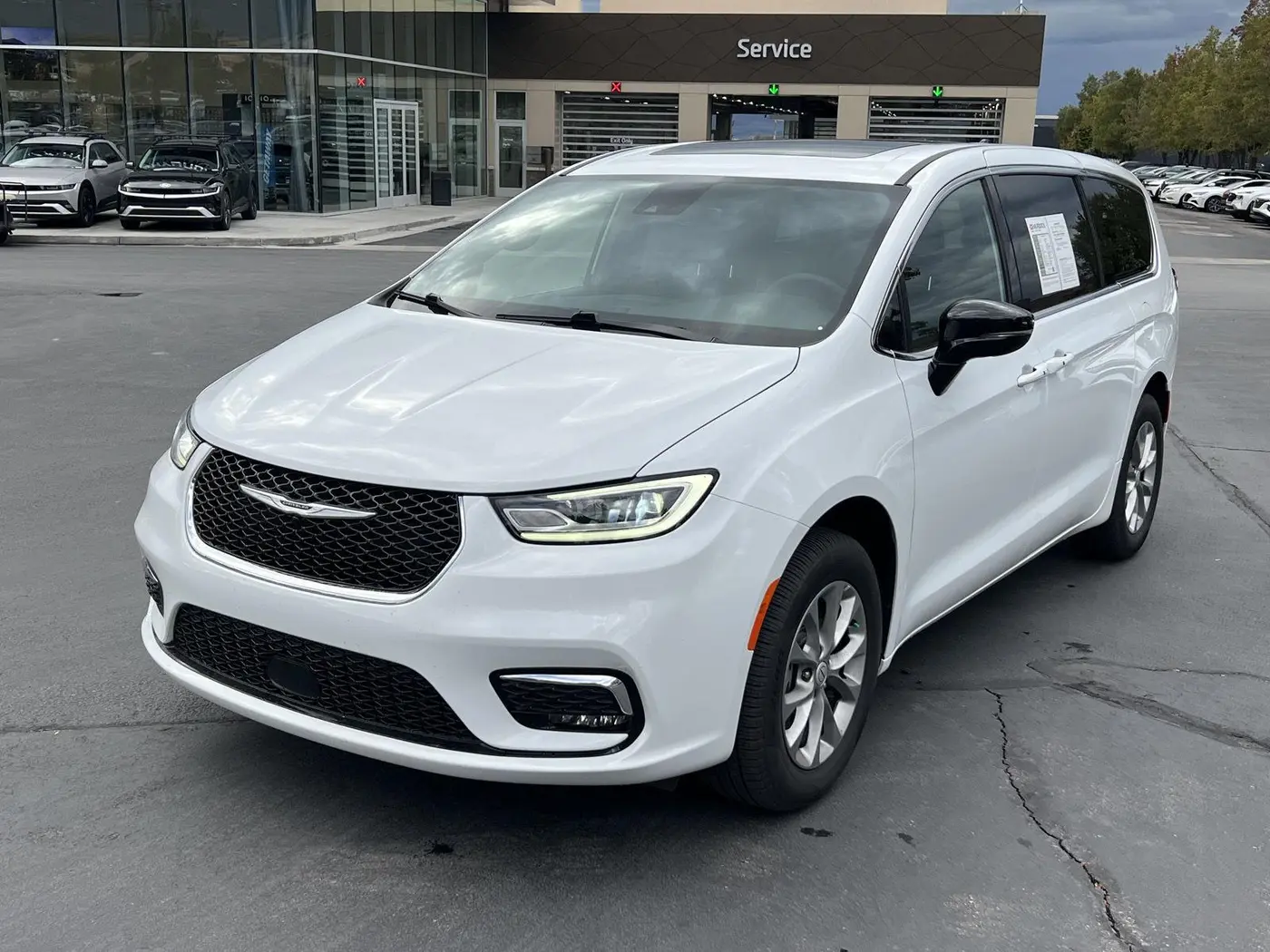 2026 Chrysler Pacifica - $40,498