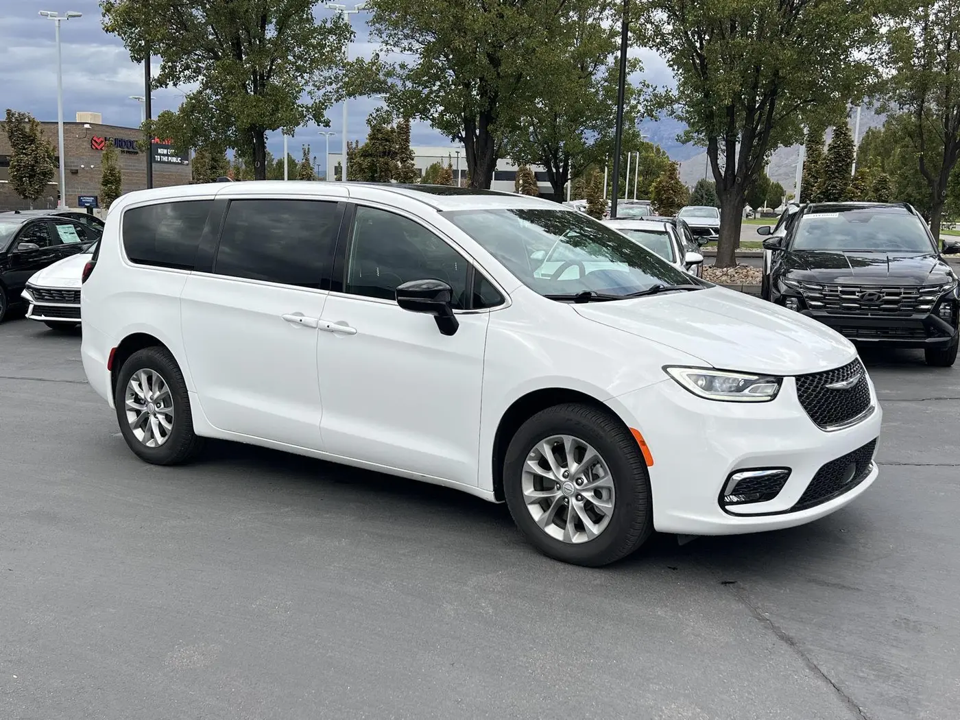 2026 Chrysler Pacifica - $40,498