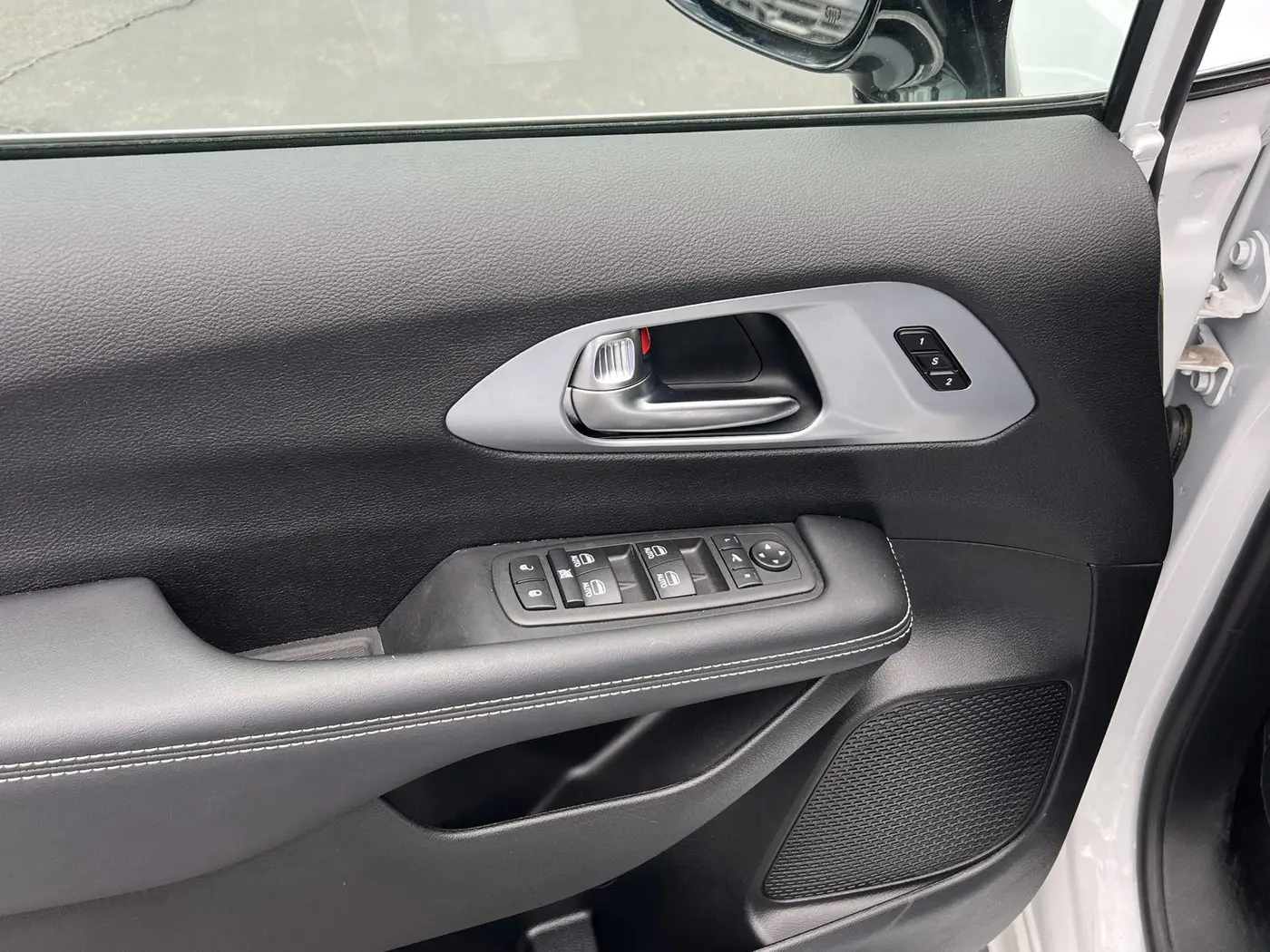 2026 Chrysler Pacifica - $40,498