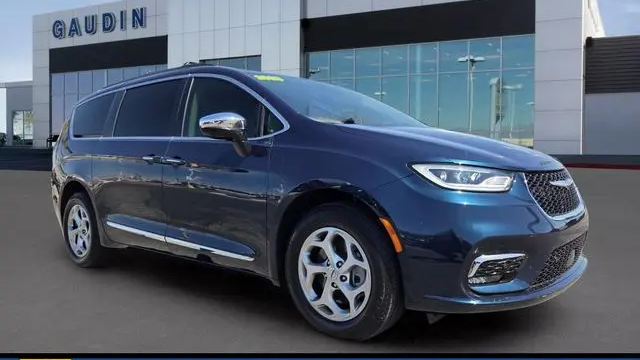 Preowned 2023 Chrysler Pacifica Limited for Sale