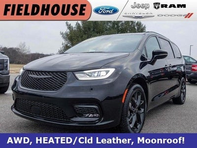 Photo of a 2023 Chrysler Pacifica AWD Limited 4DR Mini-Van for sale