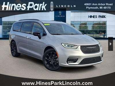 2023 Chrysler Pacifica AWD Limited 4DR Mini-Van