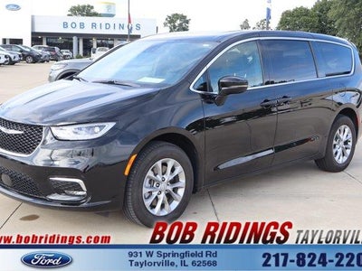 Photo of a 2026 Chrysler Pacifica AWD Limited 4DR Mini-Van for sale