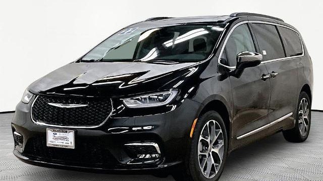 Preowned 2022 Chrysler Pacifica Limited for Sale