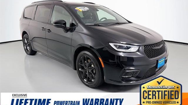 Preowned 2023 Chrysler Pacifica Limited for Sale