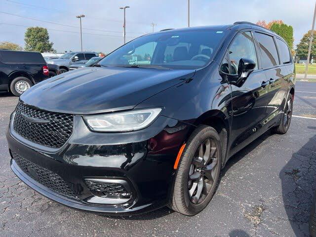 2025 Chrysler Pacifica - $42,303