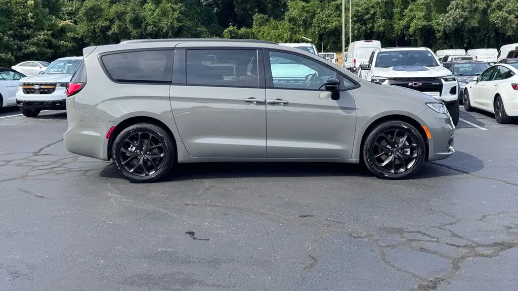 2023 Chrysler Pacifica Limited