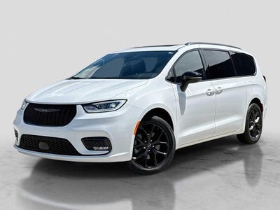 Photo of a 2026 Chrysler Pacifica AWD Limited 4DR Mini-Van for sale