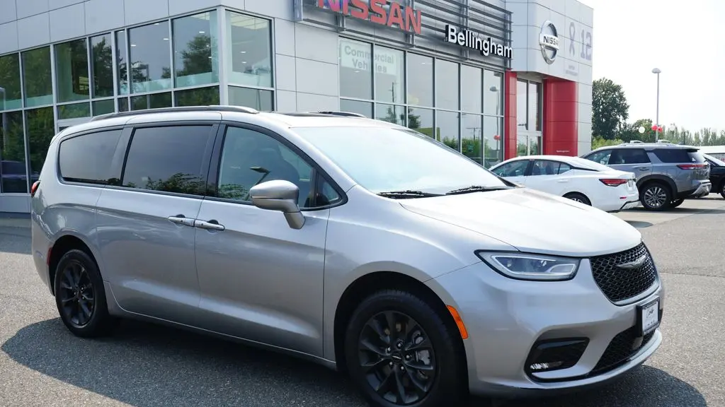 Preowned 2021 Chrysler Pacifica Limited for Sale