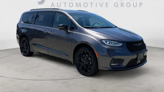 Preowned 2023 Chrysler Pacifica Limited for Sale