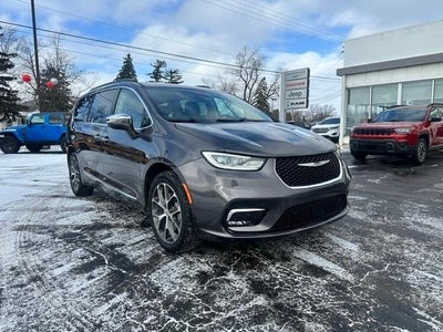 2022 Chrysler Pacifica AWD Limited 4DR Mini-Van