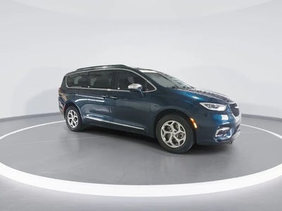 Photo of a 2022 Chrysler Pacifica AWD Limited 4DR Mini-Van for sale