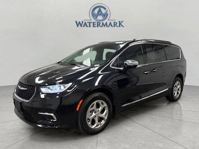 Photo of a 2023 Chrysler Pacifica AWD Limited 4DR Mini-Van for sale