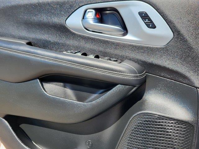 2026 Chrysler Pacifica - $43,706
