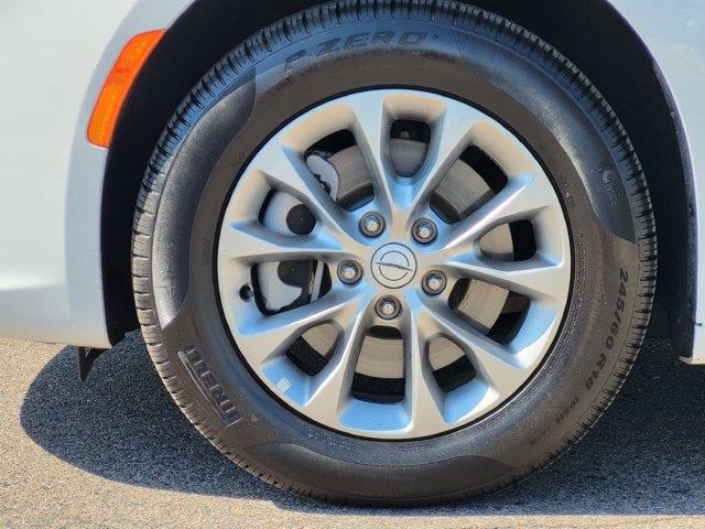 2026 Chrysler Pacifica - $43,706