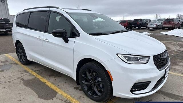 Preowned 2026 Chrysler Pacifica Limited for Sale