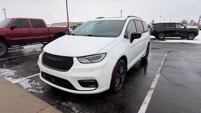 2023 Chrysler Pacifica AWD Limited 4DR Mini-Van
