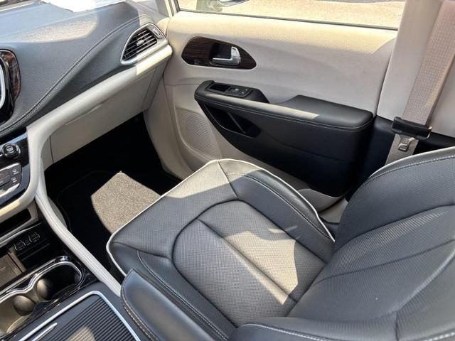 2024 Chrysler Pacifica - $37,481