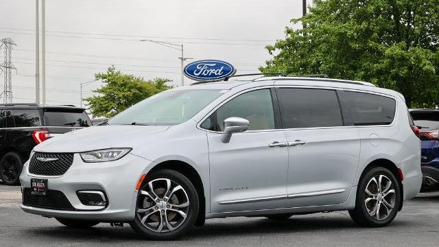Preowned 2022 Chrysler Pacifica Pinnacle for Sale