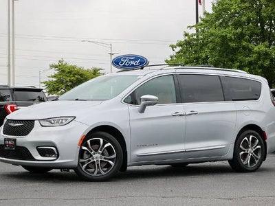 Photo of a 2022 Chrysler Pacifica AWD Pinnacle 4DR Mini-Van for sale