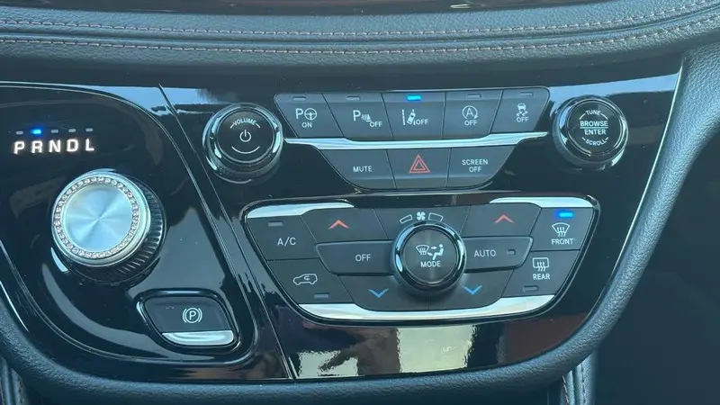 2024 Chrysler Pacifica Pinnacle