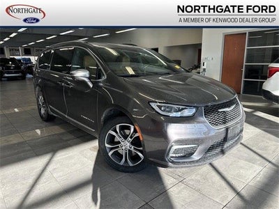 Photo of a 2022 Chrysler Pacifica AWD Pinnacle 4DR Mini-Van for sale