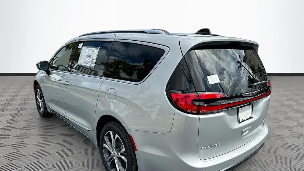 2026 Chrysler Pacifica Pinnacle
